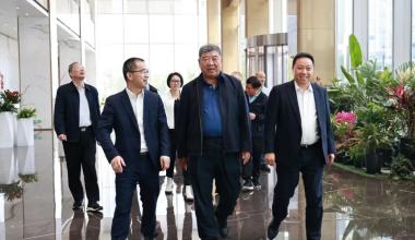 Sun Shaohua, vicepreședinte al Federației Caritabile din China, vizitează Tongkun pentru cercetare